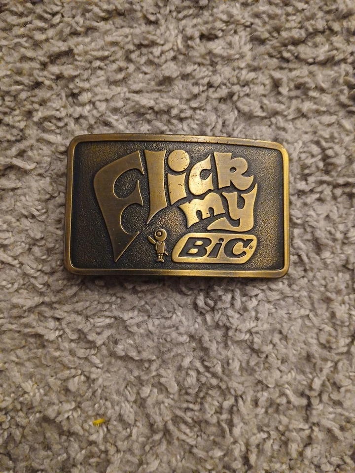 FLICK MY BIC Hebilla de Cinturón de Metal Tono Latón Vintage Publicidad Hecho en EE. UU. Años 70 Foto 2 de 4