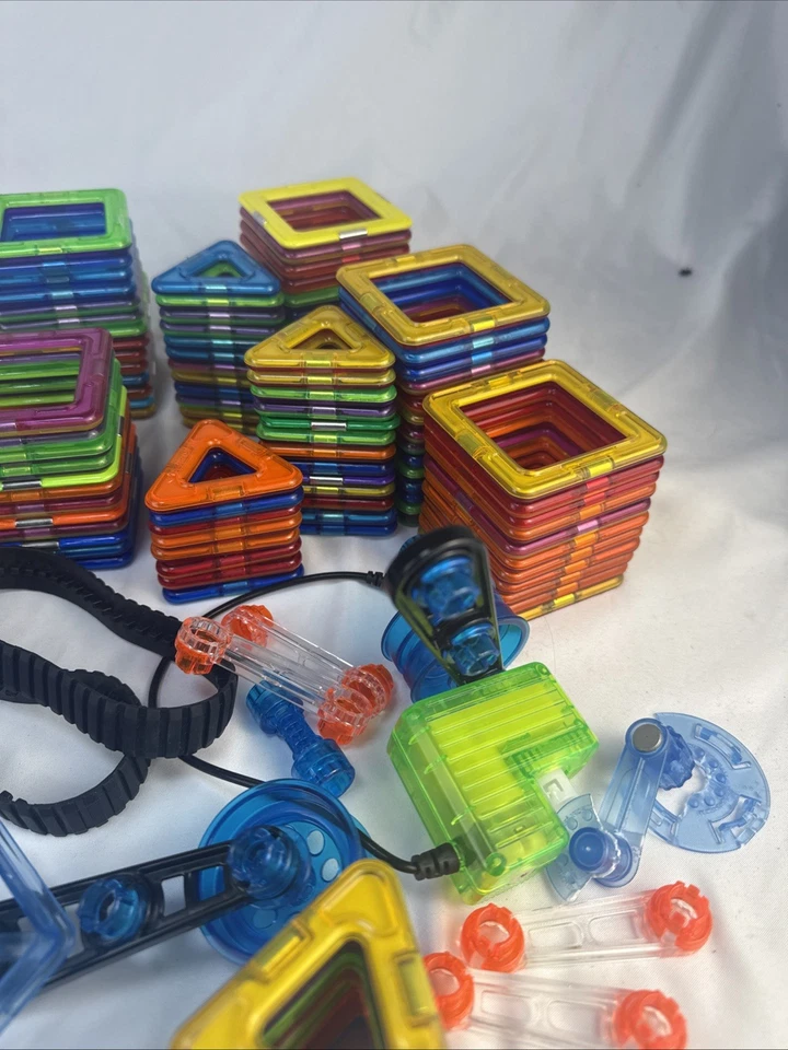 LOT Magformers Magnetic Tile Blocks 167 pieces. - Image 2 of 4