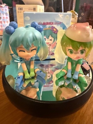 Hatsune Miku Chibi Mini Figure Pick Character Anime PVC Figure w Box Card