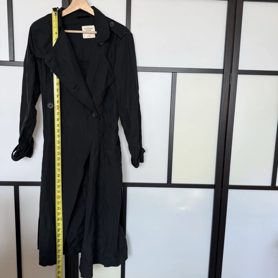 Gabardina negra Abercrombie & Fitch para mujer pequeña Preppy minimalista Scandi Girl Foto 3 de 4