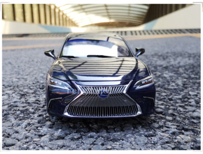 1:18 Scale Lexus ES ES300H 2019 Diecast Model Car collection