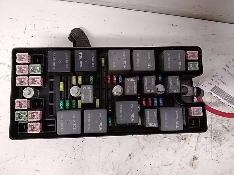 2005-2006 Ford Mustang Fuse Box Engine Assembly OEM