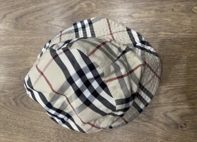 Burberry Reversible Bucket Hat Solid/Plaid Women display picture 3