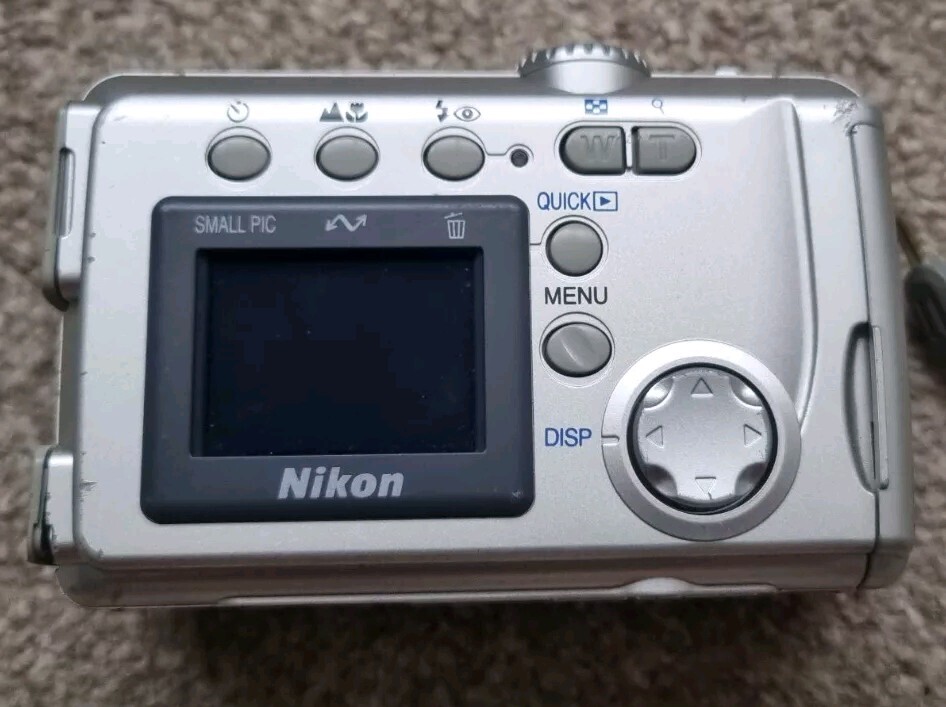 【動作確認済み】NIKON　COOLPIX2000　ニコン　クールピクス2000 Amazon | Nikon Coolpix 2000 2 MPデジタルカメラW / 3 x光学