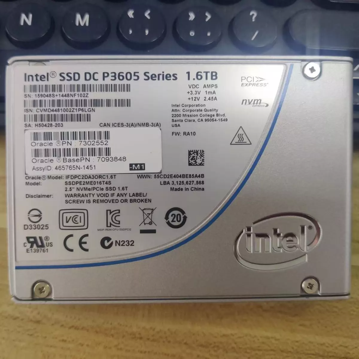 Intel DC SSD 1.6TB Series P3605 MLC PCIE NVMe 2.5