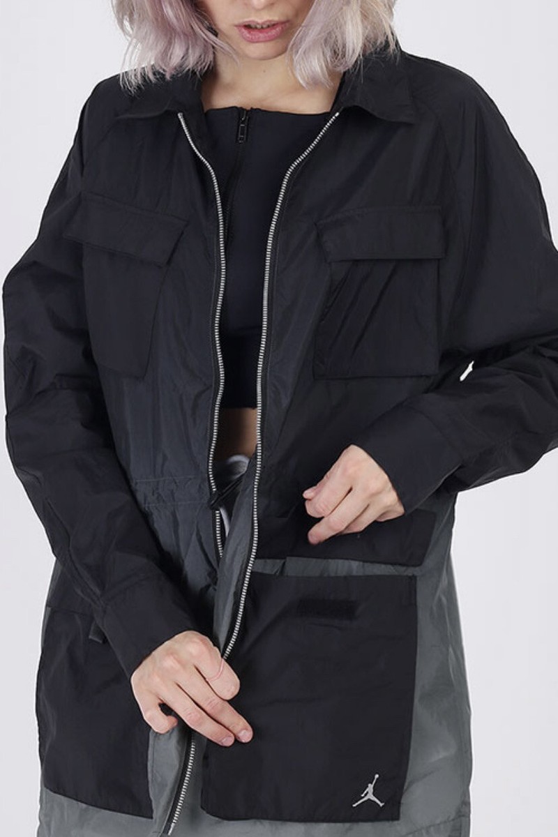 AIR JORDAN BLACK WINDBREAKER JACKET WOMEN'S SIZE LARGE