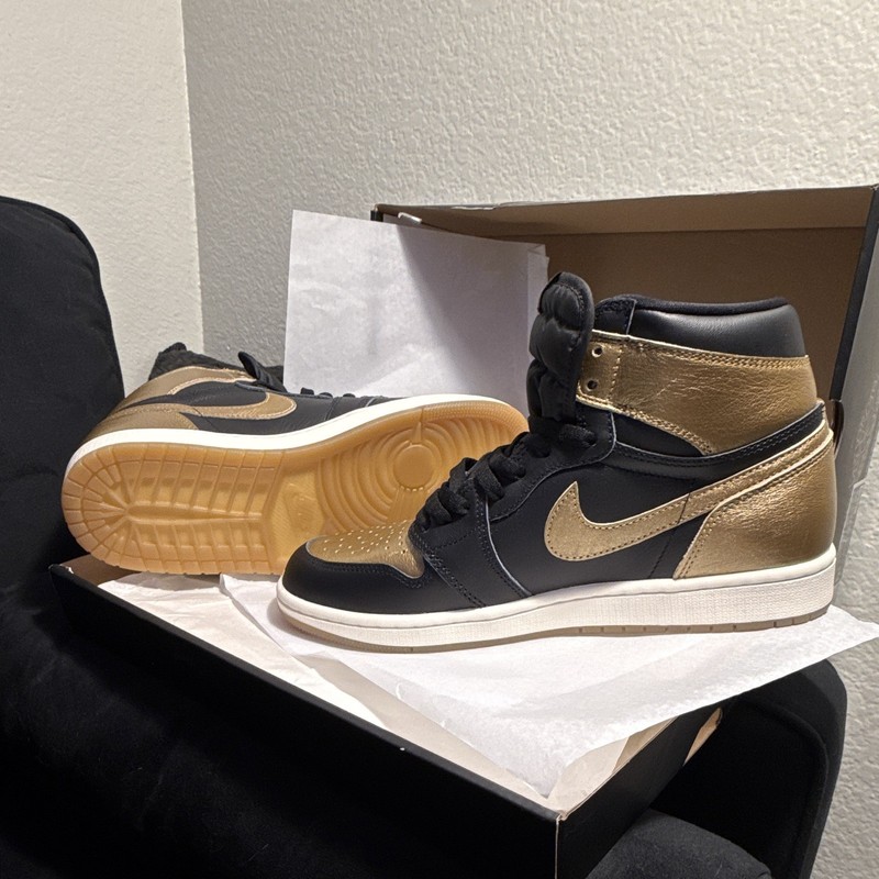 Air Jordan 1 High Top Men's Leather Sneakers Colorblock Black/Gold USM9.5/W11