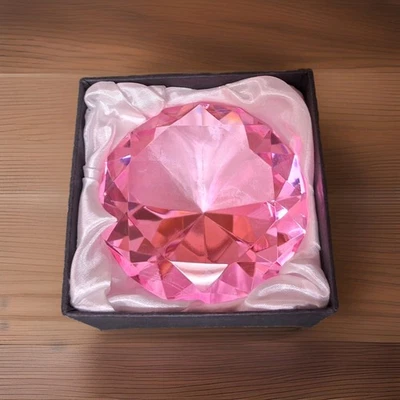 OLEG CASSINI CRYSTAL DIAMOND PINK ELIZABETH CUT ROUND PAPERWEIGHT SIGNED 3" - Image 1 of 4