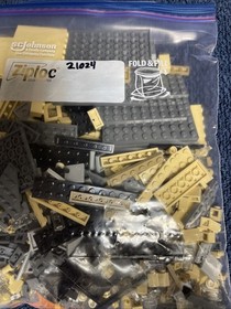 LEGO Architecture 21024 Louvre 100% Complete Good Shape 