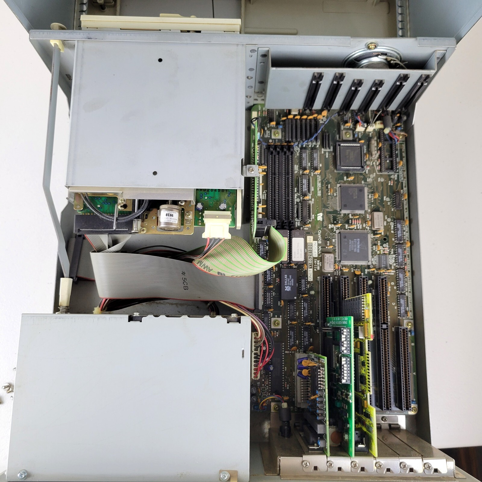 Epson Equity IIe Desktop PC E0220U 5.25" Floppy Drive 80286 Vintage 80's Era - Picture 13 of 17