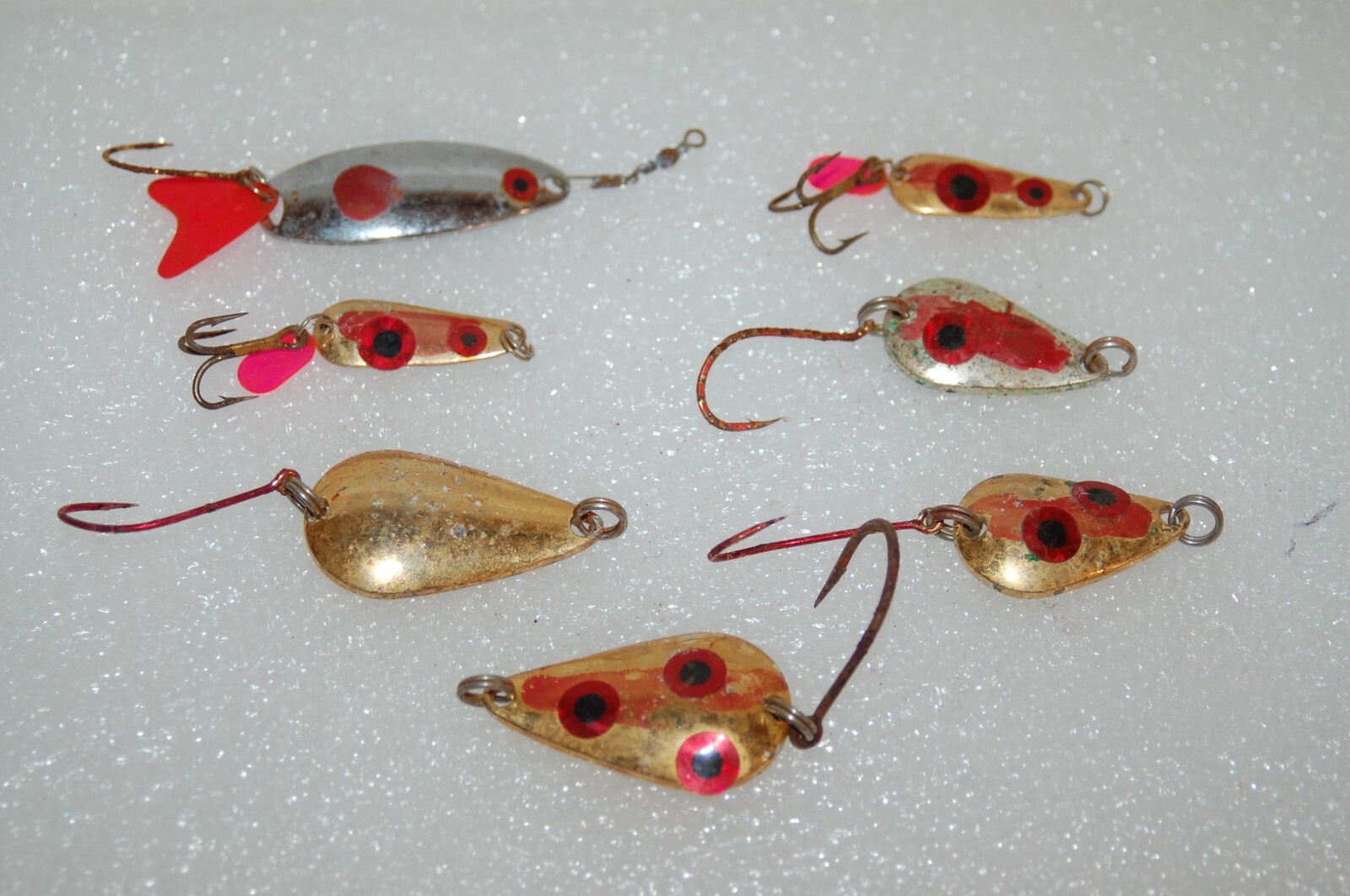 Mixed Lot of Spoon Lures with Hooks for Freshwater Jig and Trolling in Gold and Silver