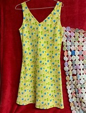 Short Yellow  Multicolor Floral Design Form Fit  Flare Dress Size Medium