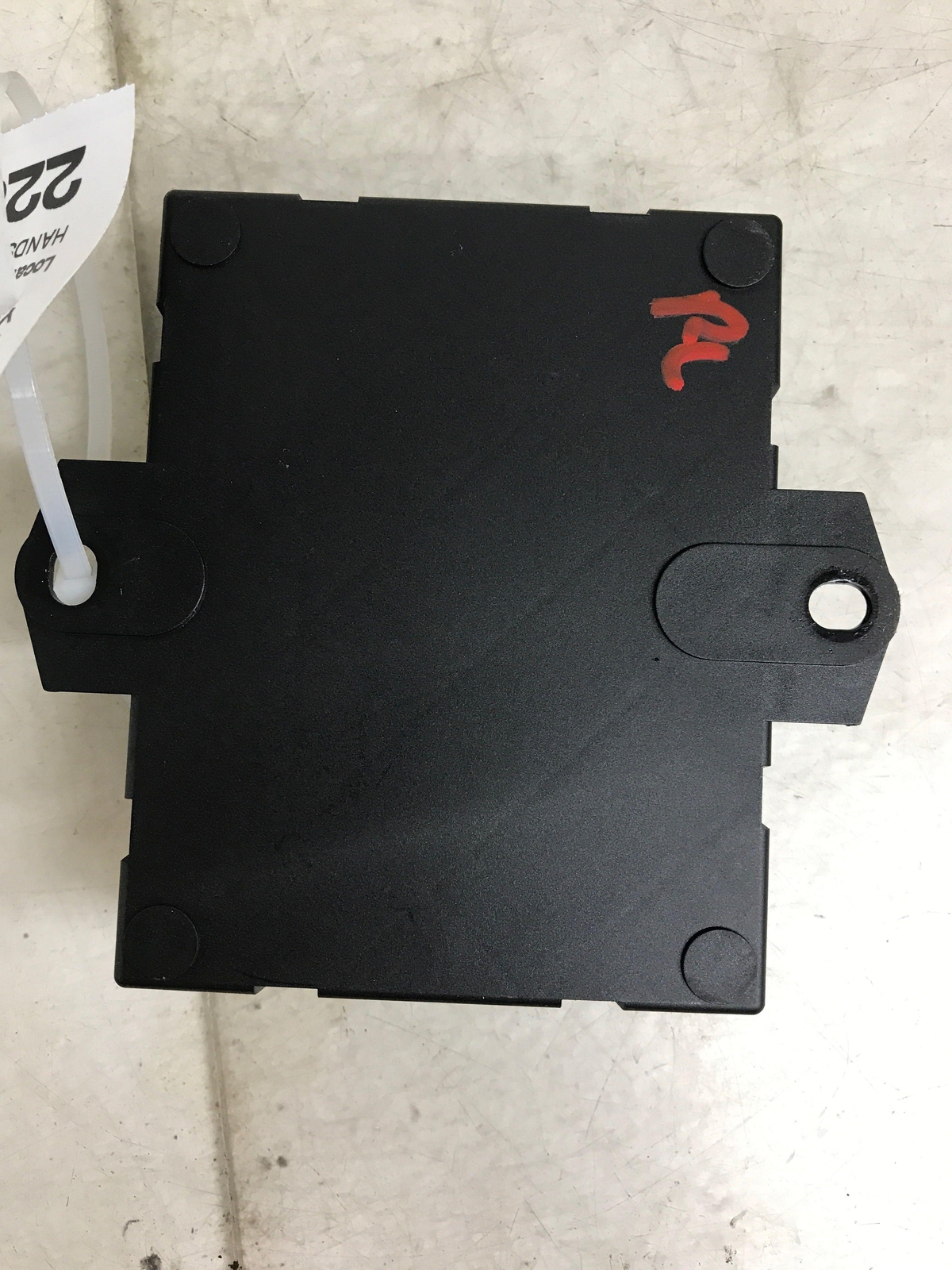 2017 - 2022 MASERATI LEVANTE OEM HANDS FREE TAILGATE LIFT GATE CONTROL MODULE