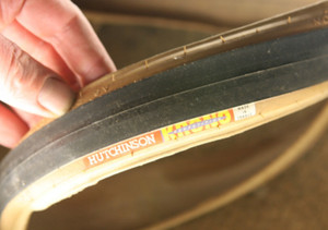 Pneu 17 pouces 2 1/4x17 - HUTCHINSON SPHERUS TL REINF /// en Stock sur