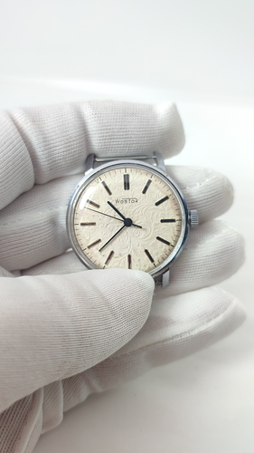 ⭐ VINTAGE Soviet watch Vostok patterns mechanical 2209 18 jewels Made in USSR - Video 1 of 1