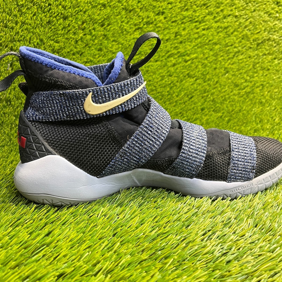 Nike LeBron Zoom Soldier 10 Mens Size 10 Black Blue Basketball