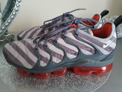 grey tns vapormax