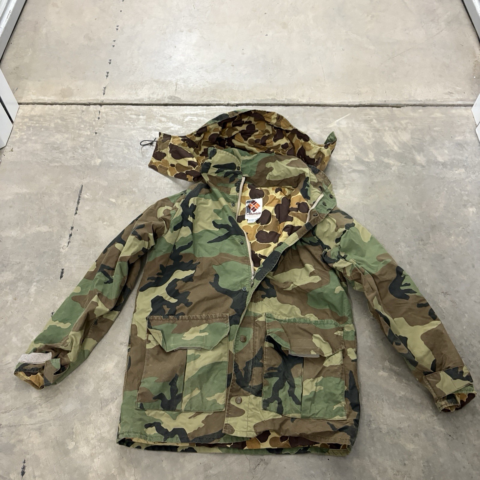 Vintage Rare Columbia Reversible Hunting Jacket Medium Men’s Woodland Duck Camo