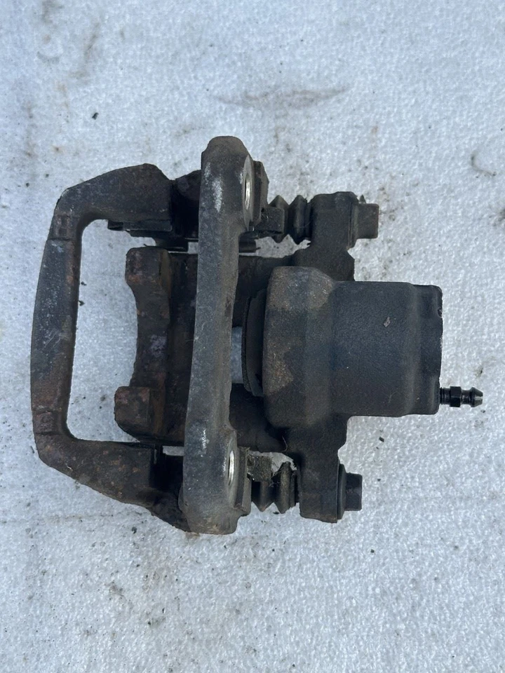 2007 LEXUS RX400H LEFT DRIVER SIDE REAR BRAKE CALIPER - Image 2 of 4