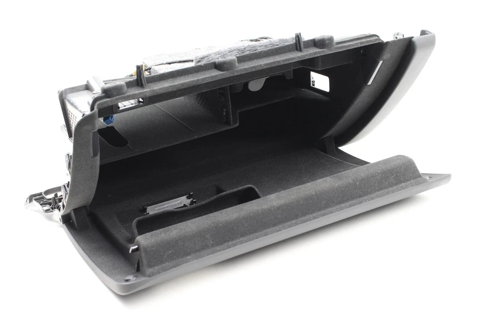 2013-2015 AUDI RS5 - перчаточный ящик / отсек 8F1880302C - Изображение 2 из 4