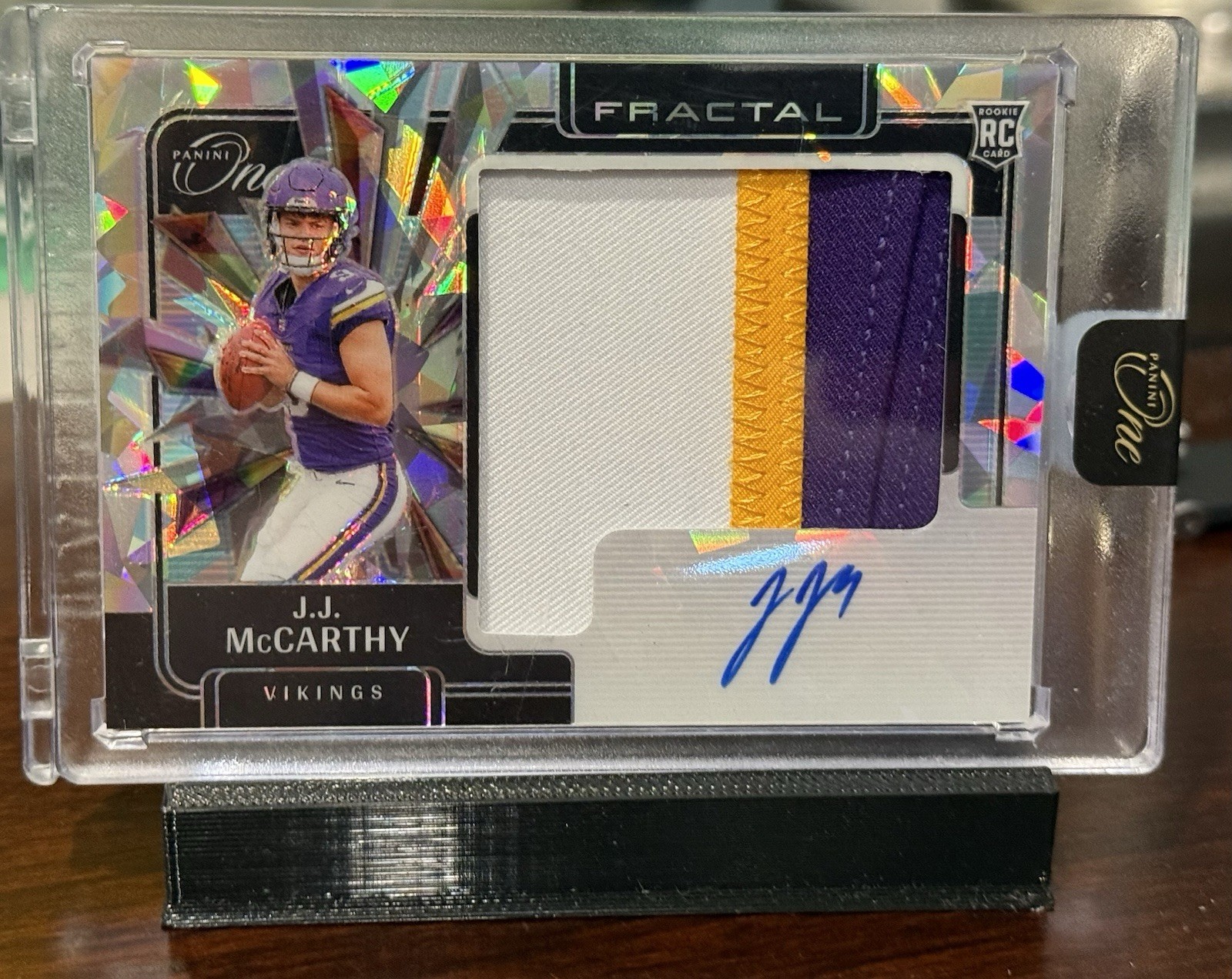 J.J. MCCARTHY 2024 PANINI ONE FRACTAL RPA ROOKIE PATCH #391 RC AUTO 43/50