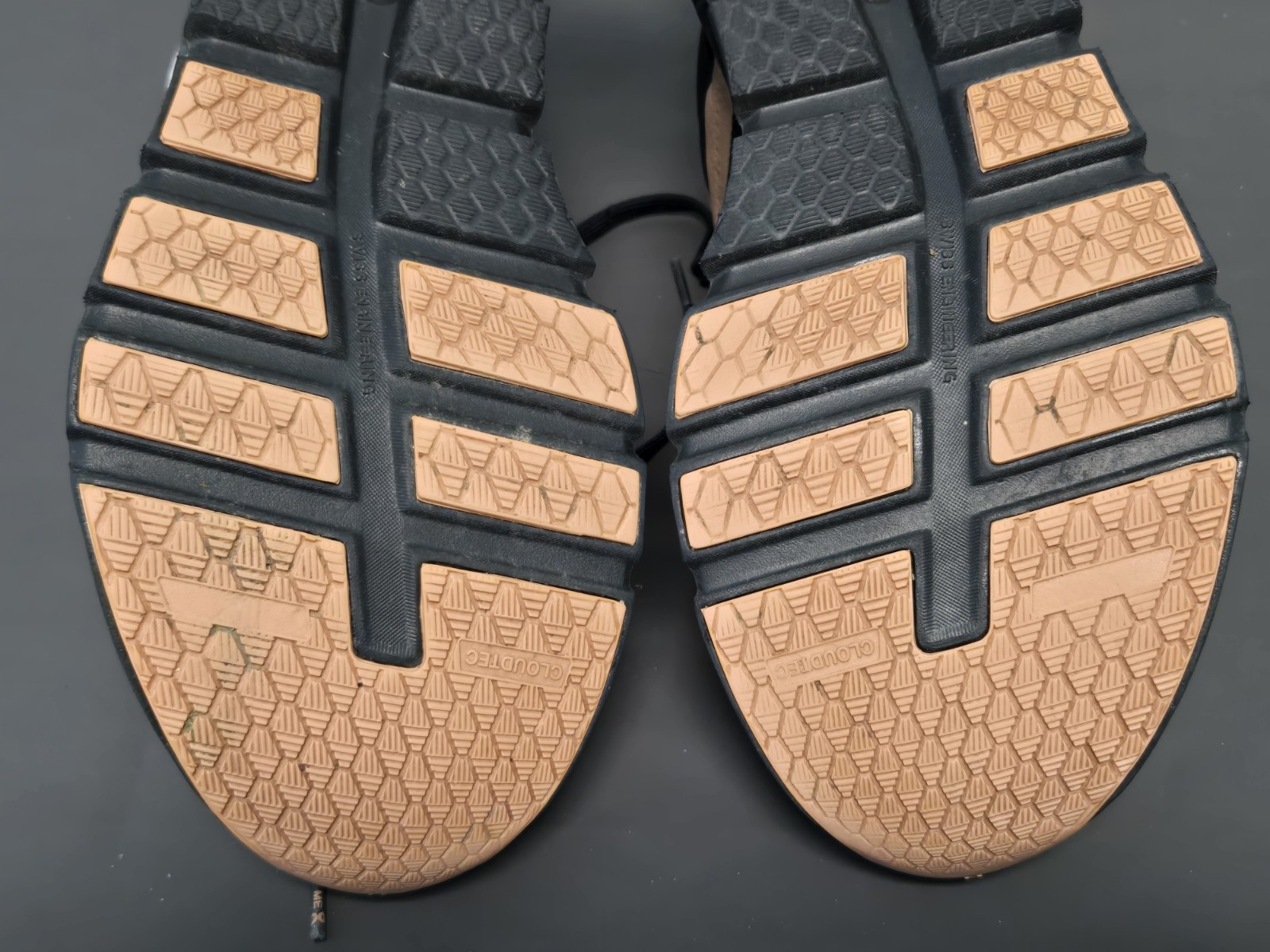 On Cloud On Running Cloudrunner Sz 10 Waterproof … - image 23