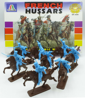Retired Italeri French Hussars #6855 - mint in box - 54mm