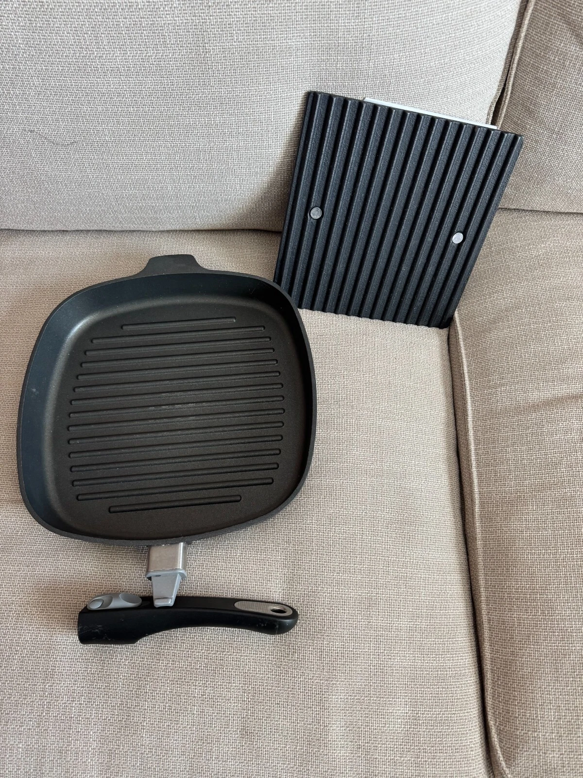 PAMPERED CHEF 12" (30CM) CAST IRON GRILL PAN SKILLET & PRESS