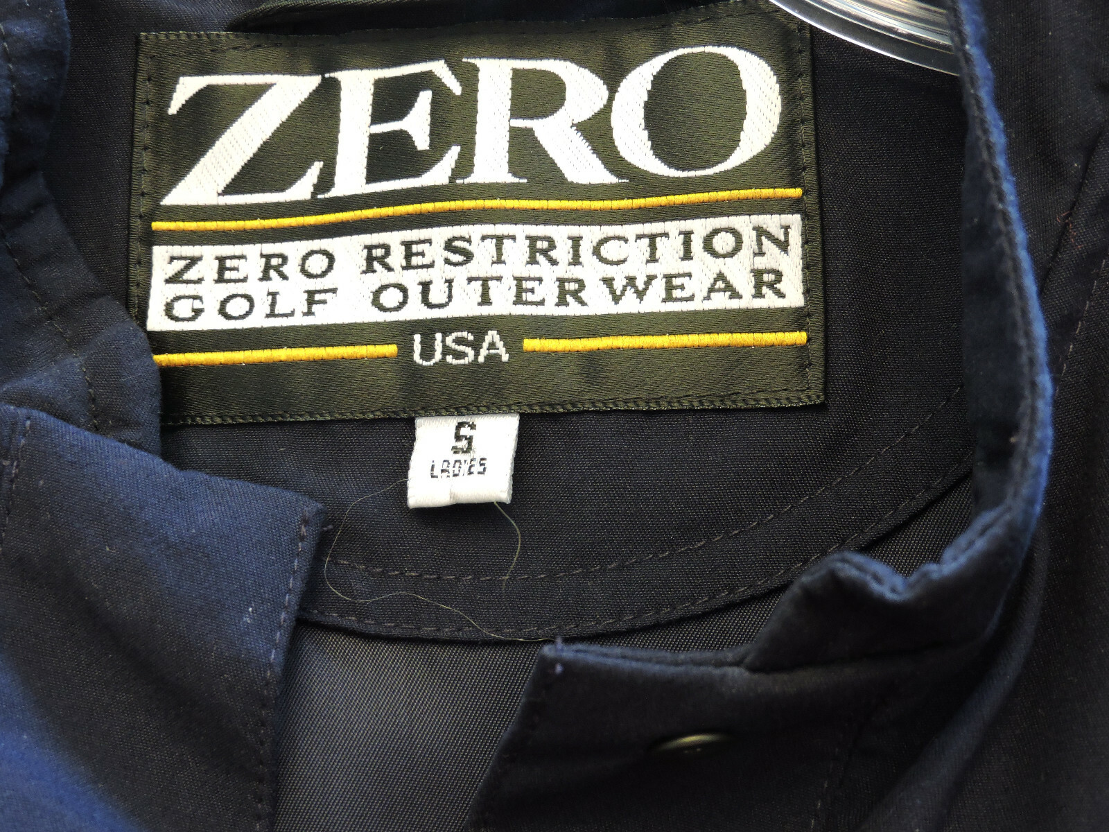 ZERO RESTRICTION GOLF OUTERWARE Vest SZ SMALL Pul… - image 2