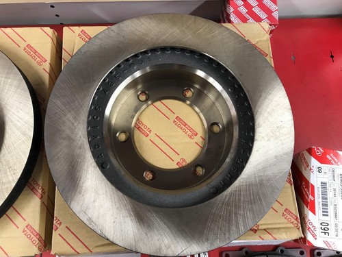 TOYOTA FJ CRUISER 2007-2014 KIT DE ROTORES DE FRENO DELANTEROS Y PASTILLAS DE FRENO ORIGINALES OEM - Imagen 5 de 8