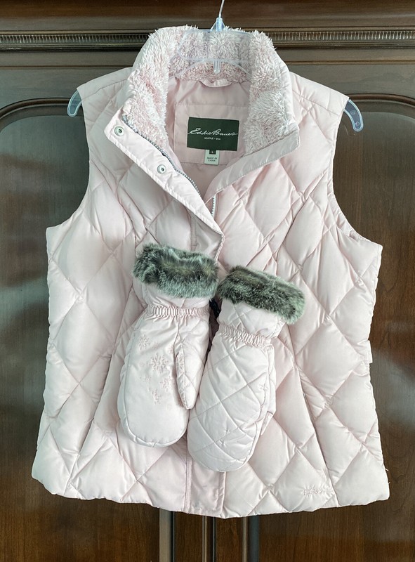 Eddie Bauer Quilted Goose Down Pink Vest Large with Matching Faux Fur Mittens