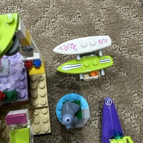 LEGO Friends 41315 Heartlake Surf Shop 186 Piece Building Set Complete Retired