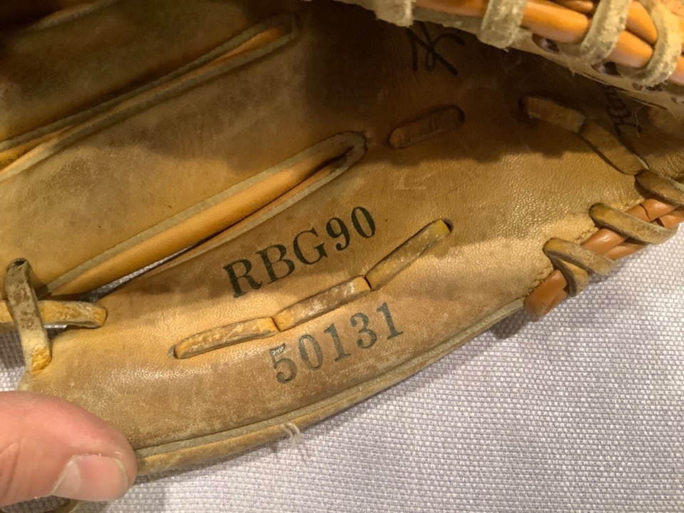 Rawlings RBG90 Left Hand Throw Ken Griffey Jr. 11" Baseball Glove LHT