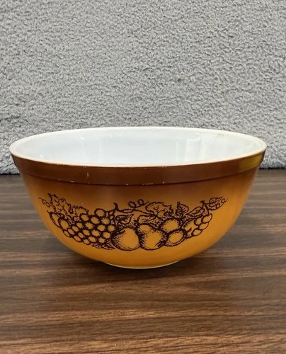 Old Orchard Vintage Pyrex #403 2.5 Qt Nesting Mixing Bowl Vtg Cottage Core Trad