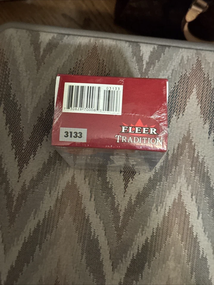 SEALED BOX 2002 MAJOR LEAGUE BASEBALL FLEER TRADITION - Image 4 of 4