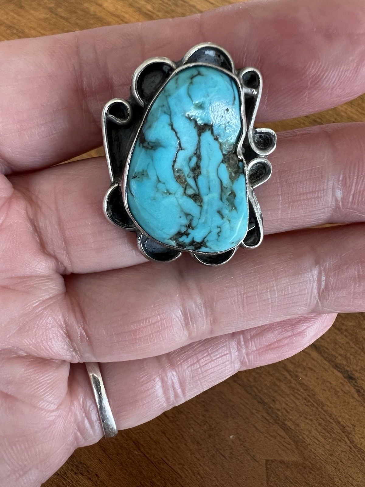 Beautiful Native American ring with turquoise sto… - image 3