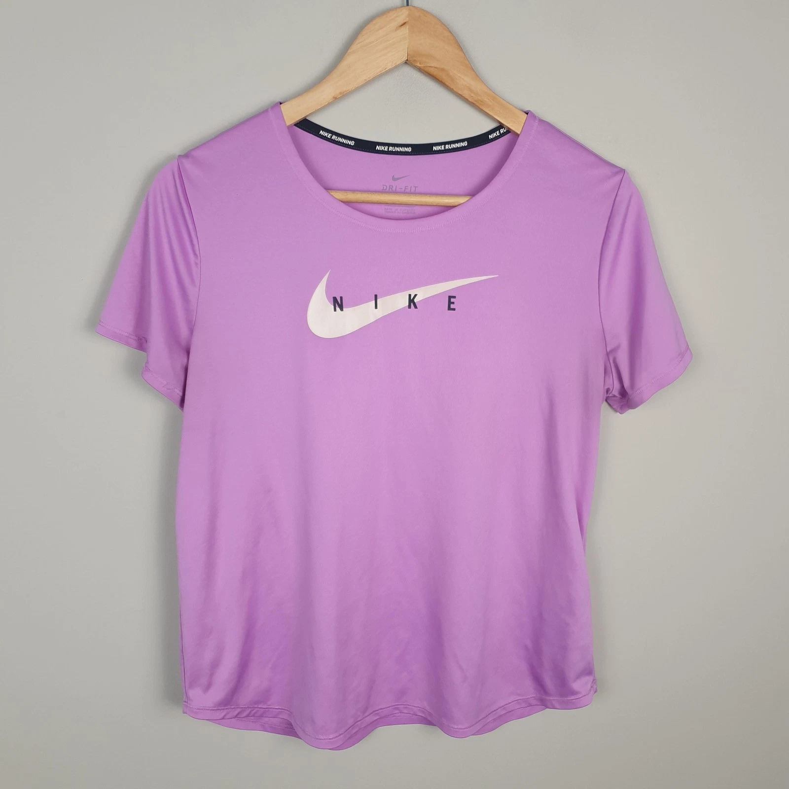 Nike Running T-Shirt Womens Medium Purple Dri-FIT Running Crew Neck Short Sleeve