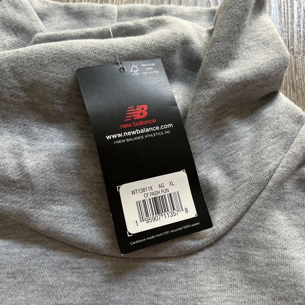  ニット　レア New Balance Shirt Women's Extra Large Cropped Sweater Sweatshirt
