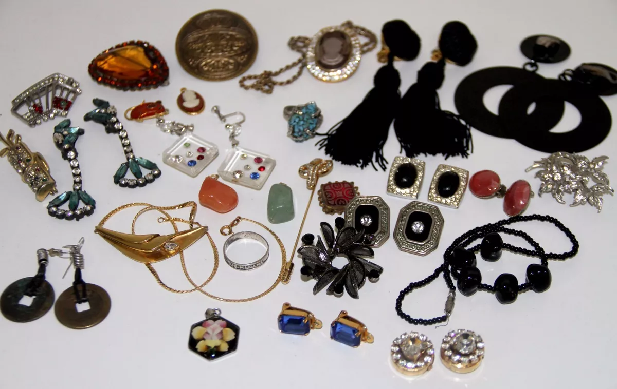 Vintage Costume Jewelry: Where to Begin