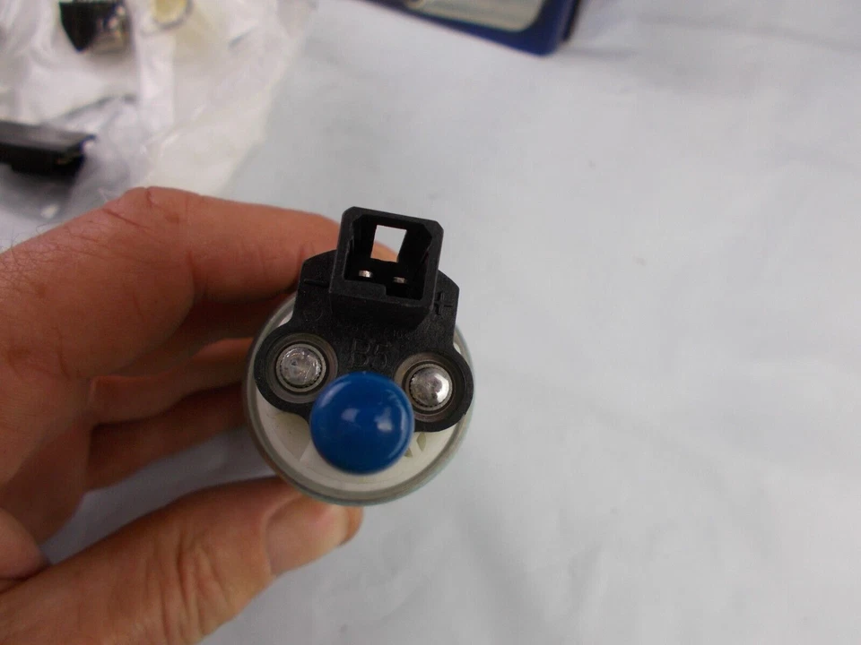 Juego de bomba de combustible y filtro CARQUEST E2496000 se adapta a; Ford Explorer 2002-2003 Foto 3 de 4