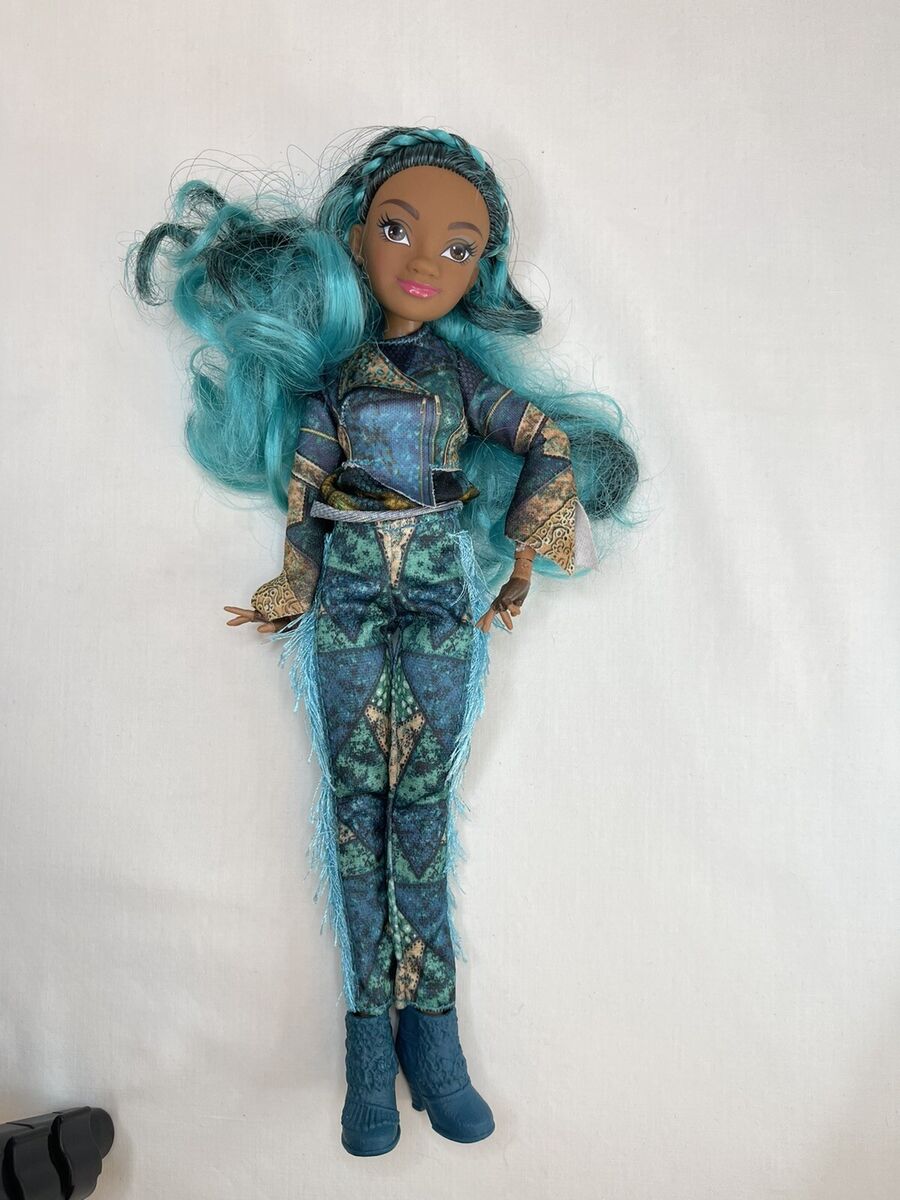 Disney Descendants Uma Fashion Doll, Inspired by Descendants 3, Hasbro 2019  11