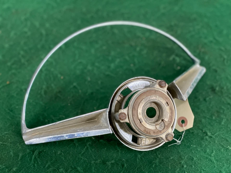 Pontiac Catalina Star Chief 1963 volante bocina anillo cromo 544951 OEM Foto 4 de 4