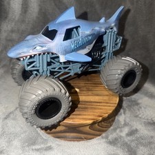 Monster Jam: Megalodon 1:24 Scale Monster Truck Blue Shark Rare HTF Spin Masters