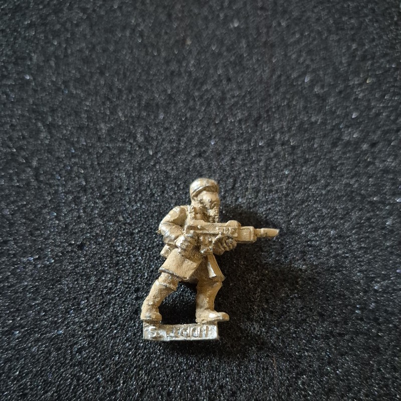 Warhammer 40k Imperial Guard Steel Legion Trooper - Metal