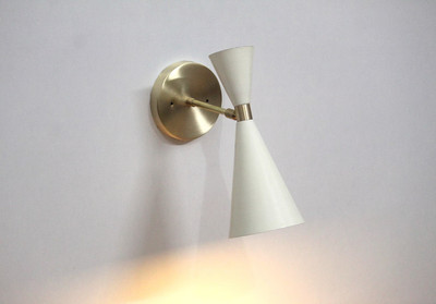Weiße Lelo Messing Wandleuchte Mid Century Modern verstellbare Leuchte,...