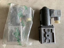 One (1) Genuine Numatics Pneumatic Valve BOLSA 4KS (NOS)