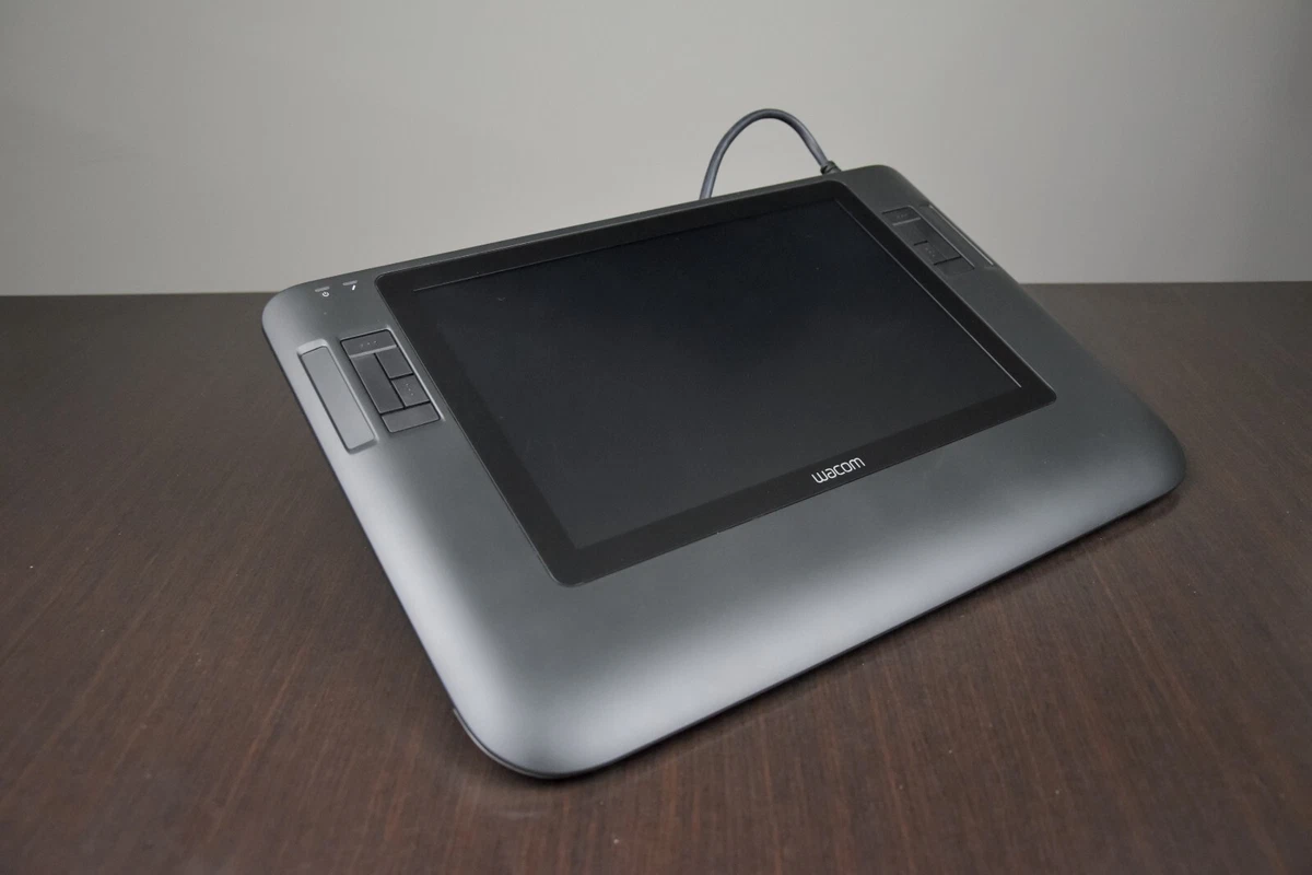 Cintiq Wacom LCD Tablet 12WX Model DTZ-1200W Full Package w Stylus and Converter