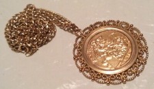 22ct Gold Full Sovereign 1978 QUEEN ELIZABETH.II in 9ct Mount & 20" Chain BOXED 