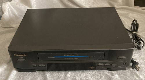 Panasonic Omnivision VHS PV-4558 VCR - Picture 2 of 6