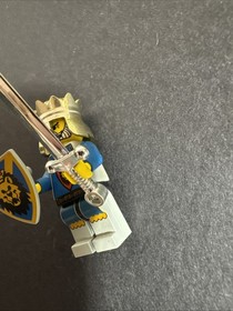 Lego Castle Knights Kingdom I  King Leo Minifigure 6026 6098 6091 6095